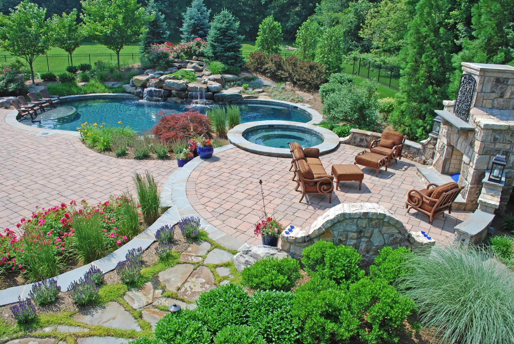 Estate Pool & Spa Terrace