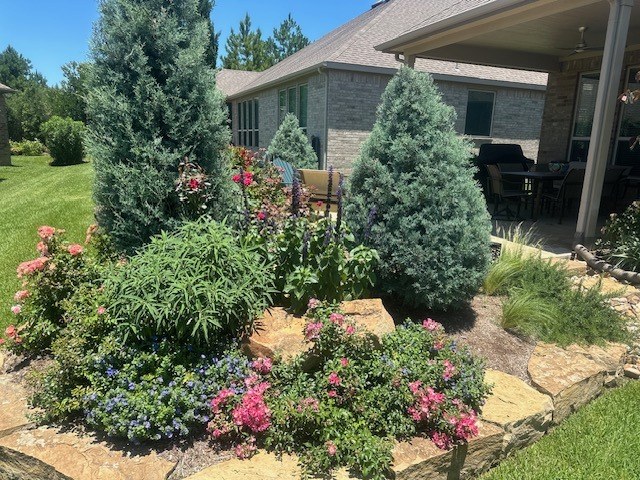 Front-Yard Xeriscape Planting & Planted Beds X in Conroe, TX